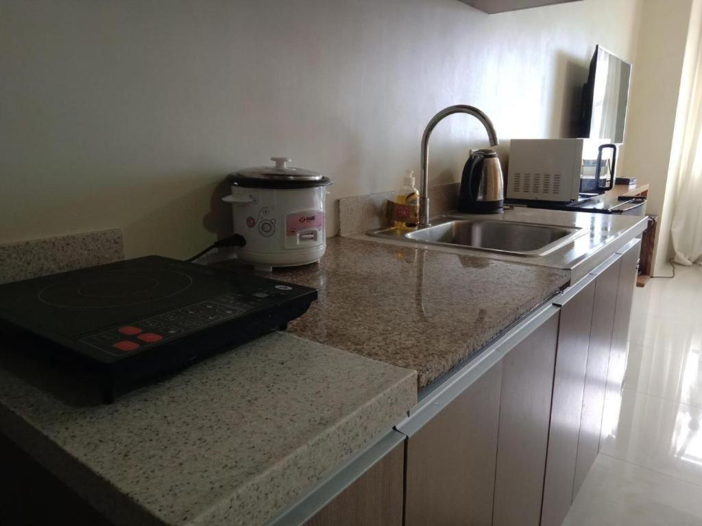 Horizon 101 A10 Shortwalk Robinson'S Mall + Free Wifi+ Netflix Cebu Bagian luar foto
